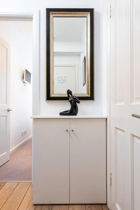 Chic Apartment - Fabulous Central Location In Zone 1 ลอนดอน ภายนอก รูปภาพ